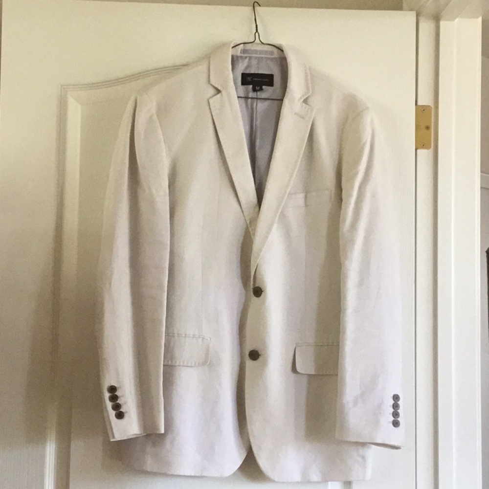 Men’s International Concepts Suit